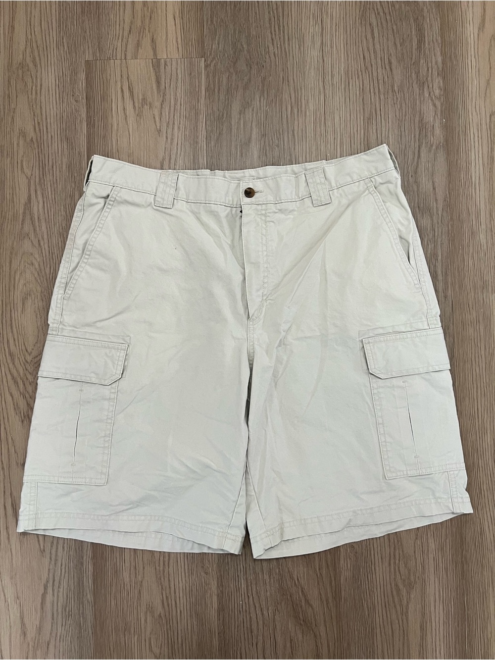 L.L.Bean Natural Fit Cargo Shorts Mens 36 Beige Khaki Cotton Utility Hiking